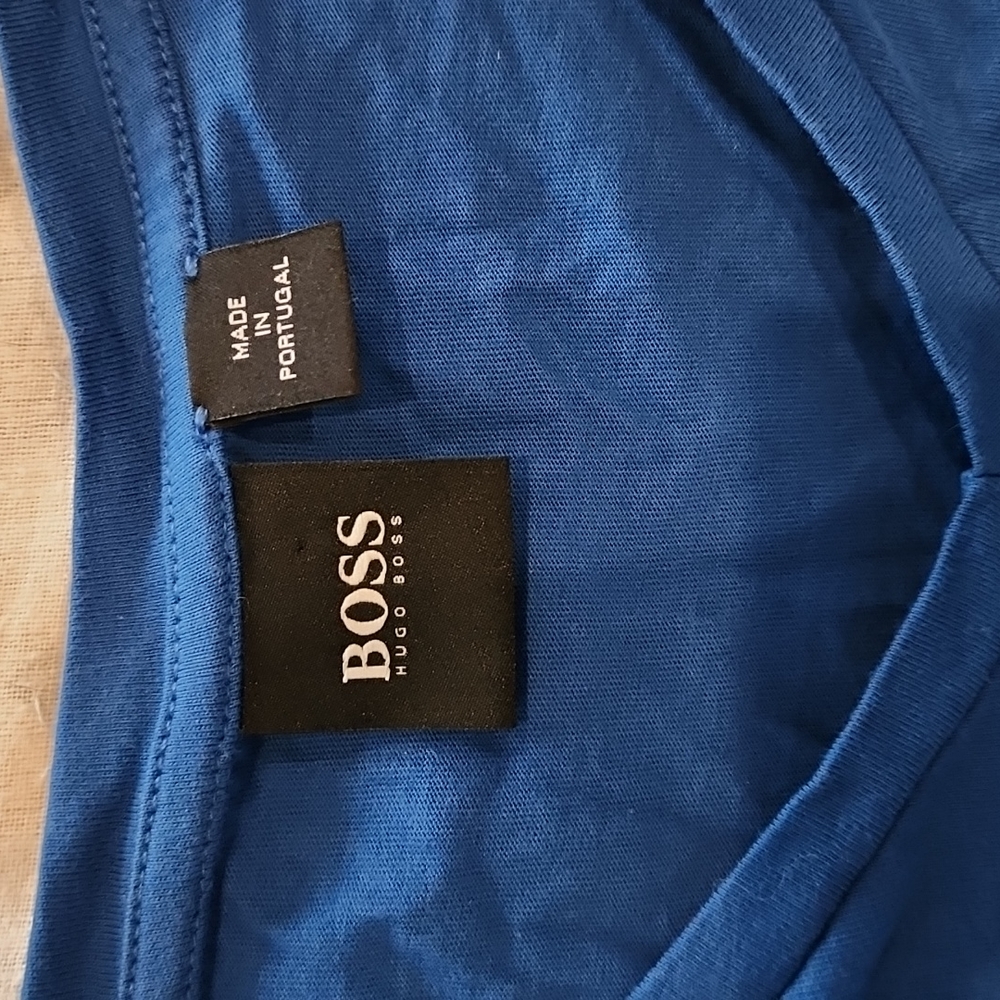 Hugo Boss t-shirt - Picture 2 of 4